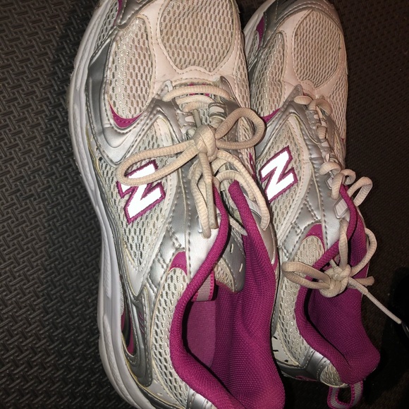 New Balance hot pink running sneakers - Picture 1 of 5